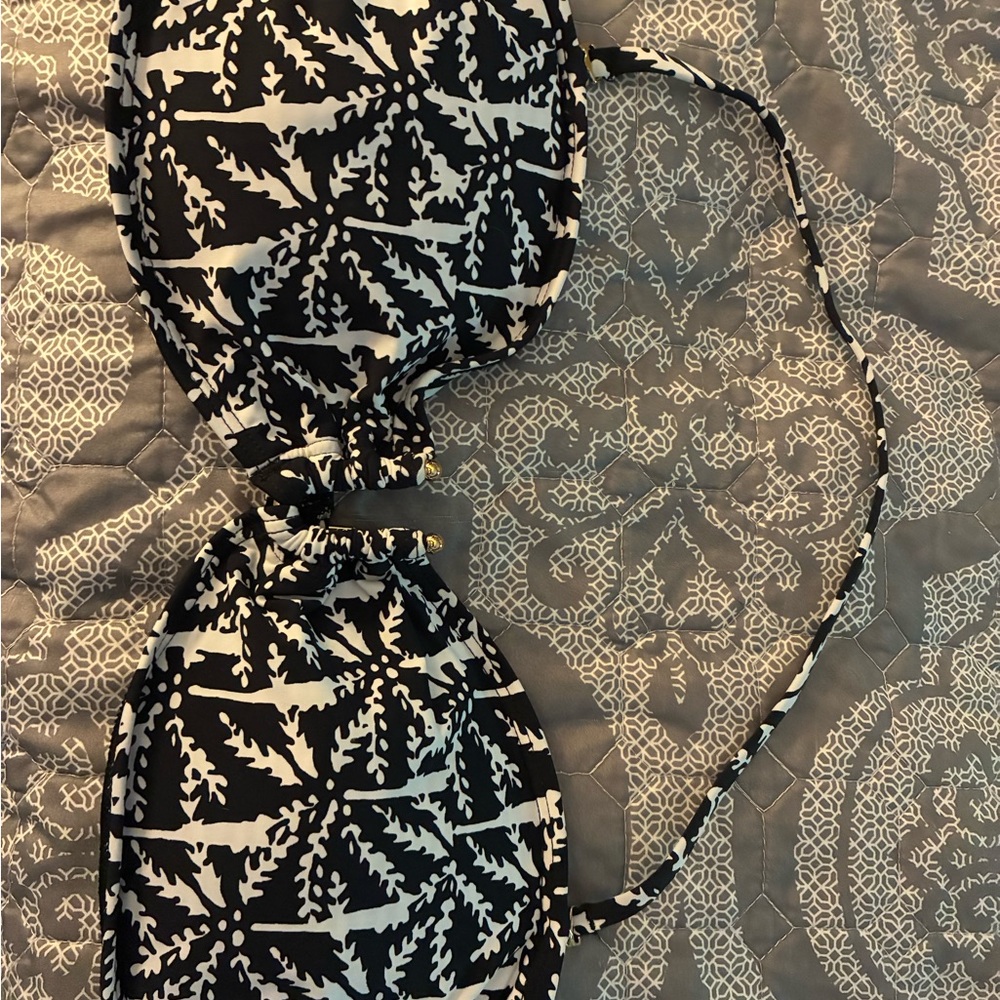 Vineyard Vines Black & White Leaf Print Bikini Top